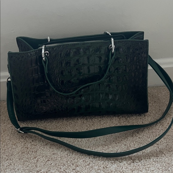 Elegant Green Faux Crocodile-Embossed Women's Bag - Picture 5 of 5